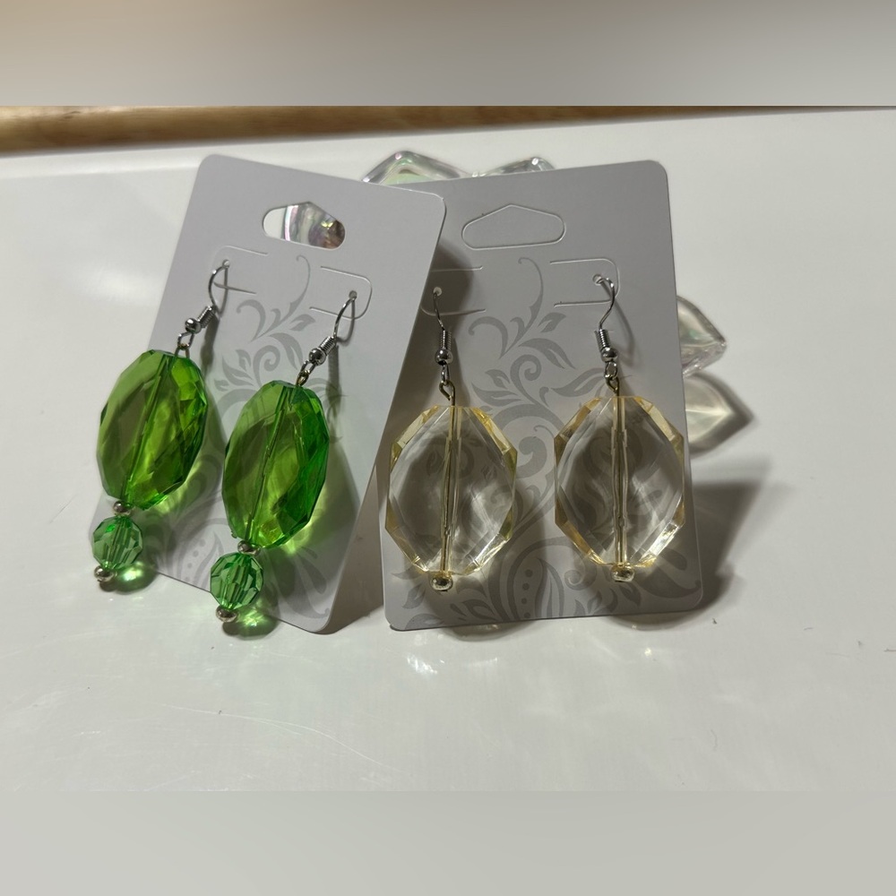 Elegant Green and Gold Dangle Earrings